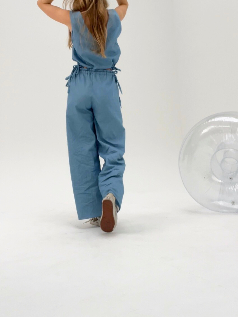 Weite Hose mit Schleifenband - summer denim