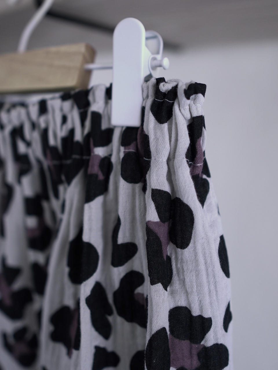 Langer Maxirock mit Schlitz - Musselin Leo