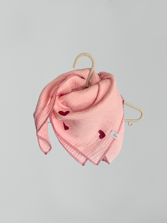 Musselintuch für Kinder – handgemachtes Dreieckstuch aus Musselin, rosa Herz