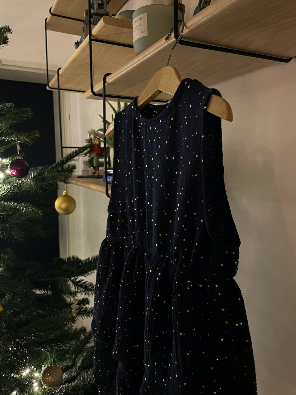 Musselin gestuftes Kinder Kleid - Midnight Gold